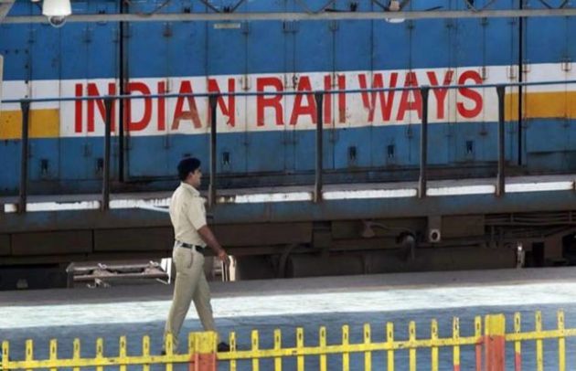 ‘बिना रिजर्वेशन वालों’ ने किया सीट पर कब्जा, रेलवे को देना होगा पीड़ित को 75000 रुपये हर्जाना