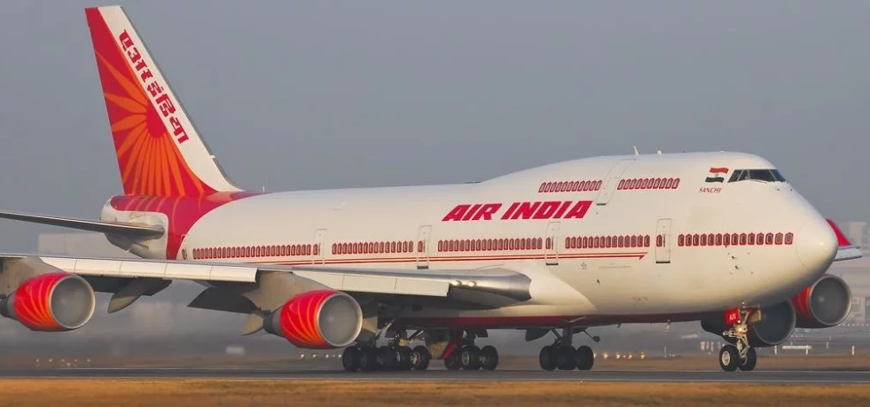 खाली करेगा एयरपोर्ट्स की किराये वाली जमीन, अब कॉस्ट कटिंग के मूड में Air India