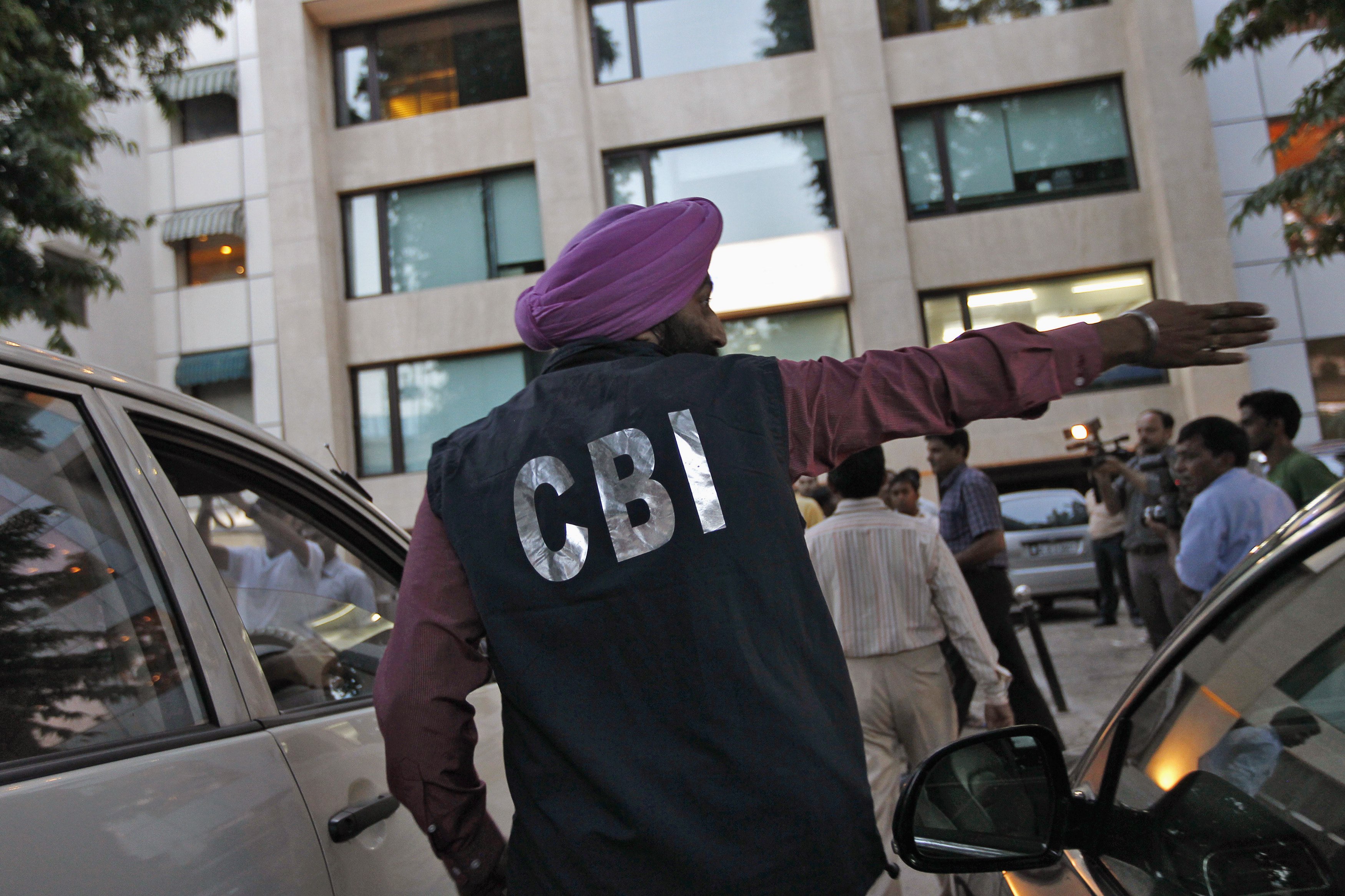 अभी-अभी: वाड्रा तक पहुंचे CBI के हाथ, सोनिया के दामाद के खिलाफ मिले...इतने