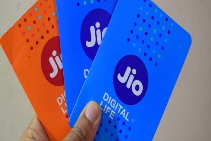 NEW YEAR में Jio यूजर्स को लग सकता है बड़ा झटका, महंगे होंगे टैरिफ प्लान