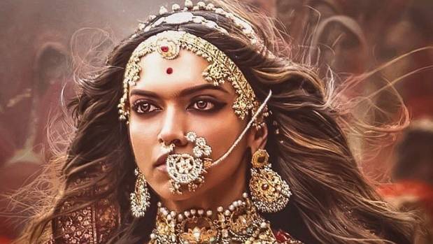 Padmaavat: भंसाली पर फिर आई आफत, क्या दीपिका पादुकोण के लिए टलेगी रिलीज डेट