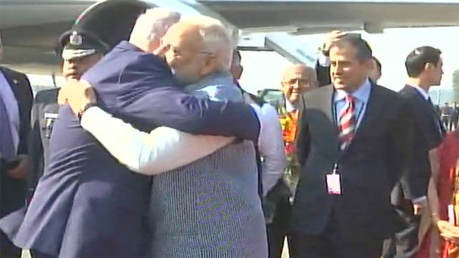 भारत पहुंचे इजरायली पीएम बेंजामिन नेतन्याहू, पीएम मोदी ने एयरपोर्ट पर किया स्वागत