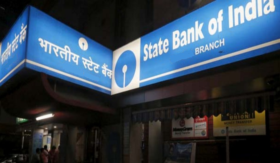 SBI का बड़ा फैसला: इन खातों में कम बैलेंस होने पर भी नहीं लगेगा चार्ज...