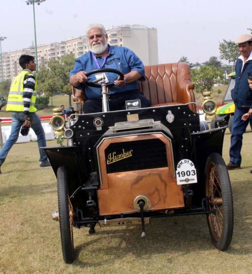 साइबर सिटी गुरुग्राम में दिखा रॉल्स रॉयस का जलवा, लोग हुए दीवाने