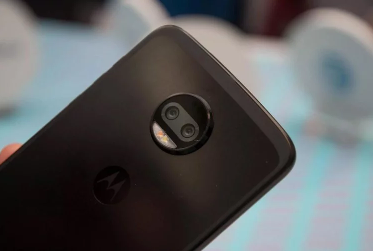 भारत में इस दिन लॉन्च होगा Moto Z2 Force, जानिए फीचर्स और कीमत