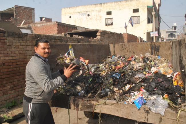 मेरठ के शिवपुरम में हुई साफ-सफाई, लोगों को मिली गंदगी से कुछ राहत