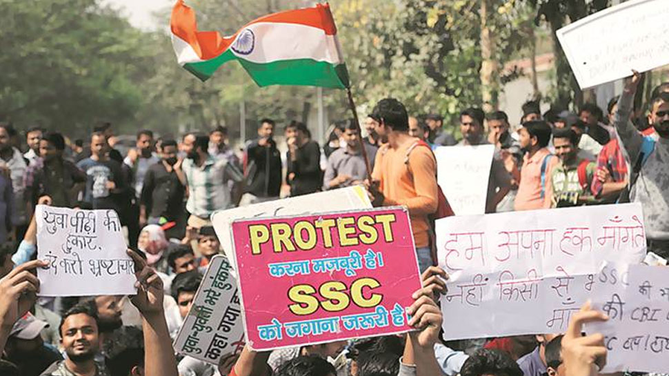SSC पेपर लीक मामले में छात्रों का विरोध प्रदर्शन जारी, CM ने माँगा CBI जांच 