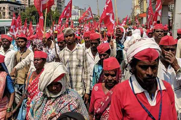 मुंबई के आजाद मैदान पहुंचा किसानों का सैलाब, आज करेंगे विधानसभा का घेराव