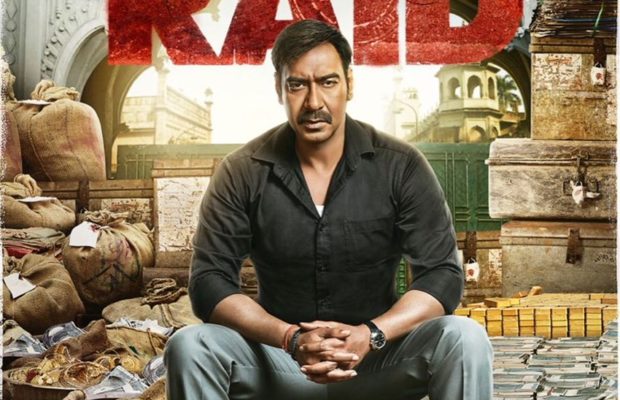 Movie Review: 18 घंटे की लंबी RAID, 45 लोग गिनने बैठे नोट, एक बार देखना तो बनता है