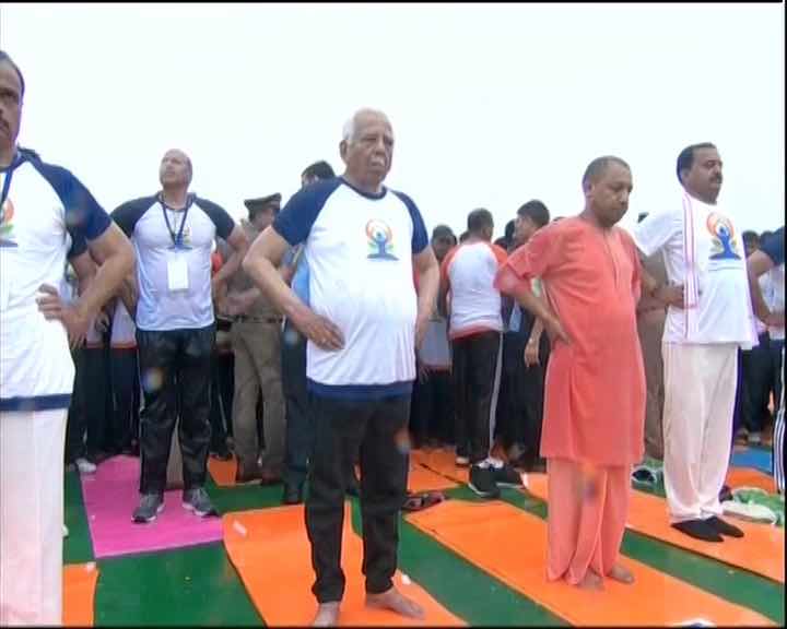भारत में ही नहीं दुनिया के कई देशों ने उत्साह के साथ मनाया योग दिवस
