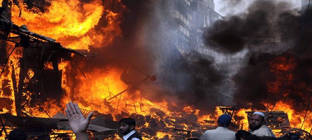 पाकिस्तान में हुआ बड़ा हादसा जिंदा जले लोग