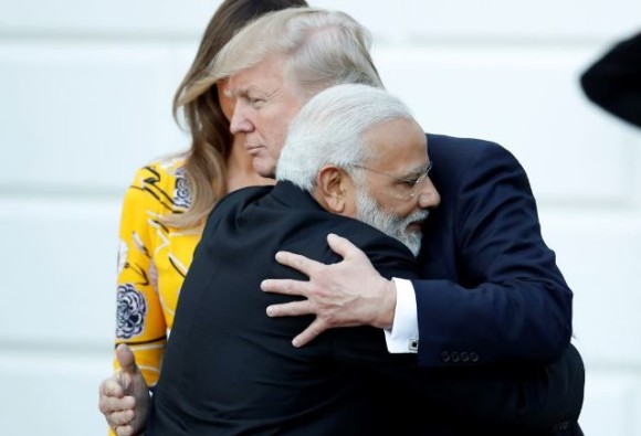 पीएम मोदी ने राष्ट्रपति ट्रंप को परिवार समेत भारत आने का दिया न्योता