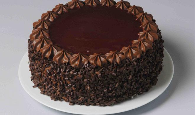 घर पर ऐसे बनाएं चॉकलेट केक....