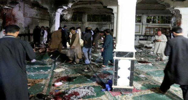 अभी-अभी: अफगानिस्तान में शिया मस्जिद में हुआ बड़ा धमाका, चारों तरफ बिछी लाशे...