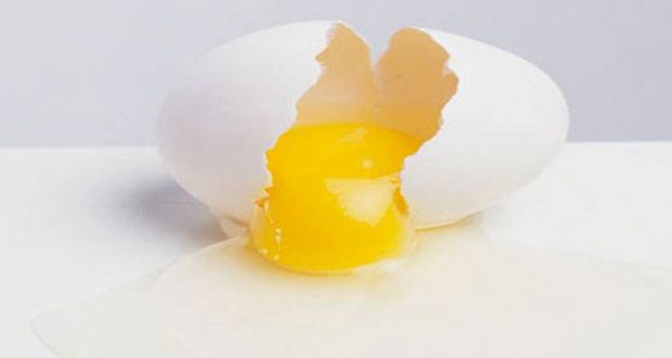 रोज अगर खाएंगे एक कच्चा अंडा, तो होंगे ये फायदे...