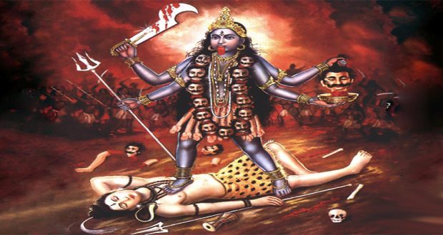 जानें, भगवान शिव को महाकाली के पैरों तले क्यों आना पड़ा और इसका पूरा सच...
