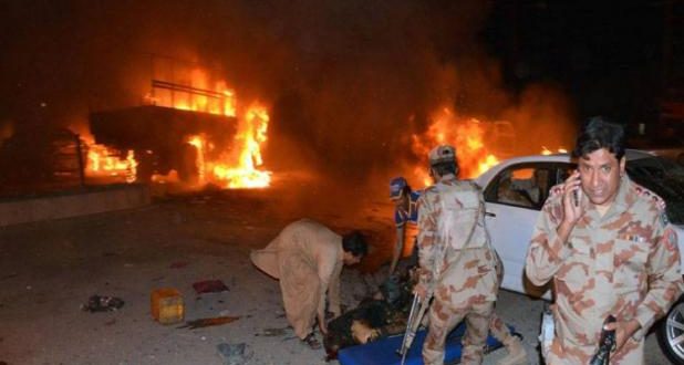 अभी-अभी: पाकिस्तान मेंहुआ बड़ा बम विस्फोट, चारो तरफ बिछी लाशे
