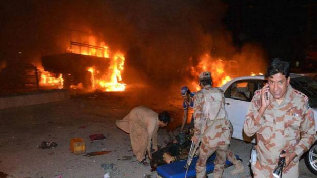 अभी-अभी: पाकिस्तान मेंहुआ बड़ा बम विस्फोट, चारो तरफ बिछी लाशे