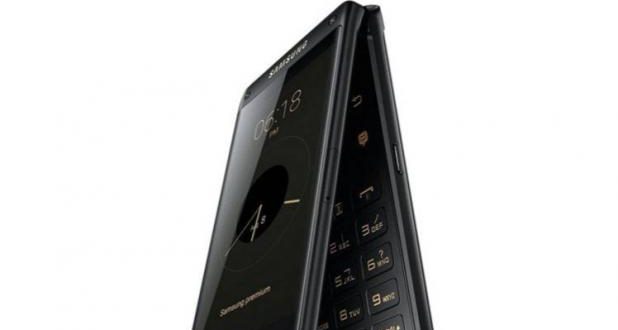 सैमसंग ने लॉन्च किया फ्लिप स्मार्टफोन, जानिए इसकी खासियत