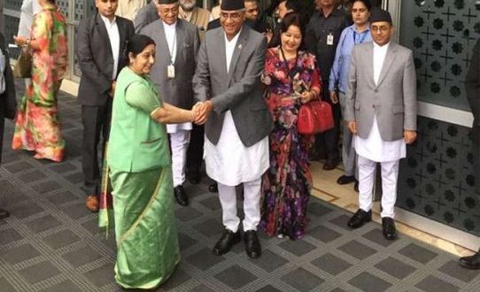 नेपाल के प्रधानमंत्री देउबा भारत पहुंचे, सुषमा ने किया ऐसा स्वागत... जिसे