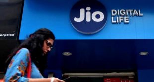 Jio फोन का रिकॉर्ड: एक दिन में बुक हुए 60 लाख फोन, नवरात्रि मेें होगी डिलीवरी