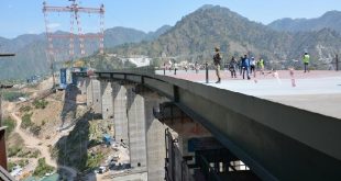 कश्मीरः भूकंप-बम धमाके में भी नहीं ढहेगा दुनिया का सबसे ऊंचा पुल