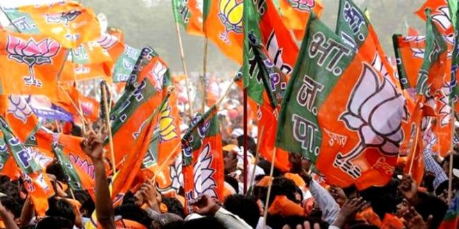 BJP पार्षद ने कहा- 'नीच' कहने पर मणिशंकर सस्पेंड तो प्रियंका पर कार्रवाई क्यों नहीं