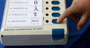 गुजरात: वोटिंग के दौरान भी ईवीएम में गड़बड़ी, विपक्ष ने एक सुर में उठाई आवाज