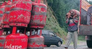 सावधान: अगर आपके पास है कार, तो छिन सकती है LPG सब्स‍िडी