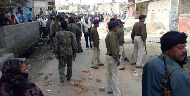 दोस्त की नाबालिग बेटी को नहाता देखकर डोल गई थी पिता के दोस्तों की नीयत, फिर