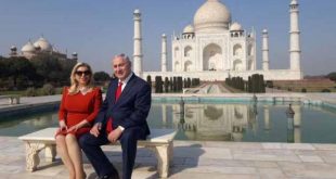 पत्नी संग इजराइली PM ने देखा ताजमहल, एक-दूजे का हाथ थामे रहे नेतन्याहू-सारा