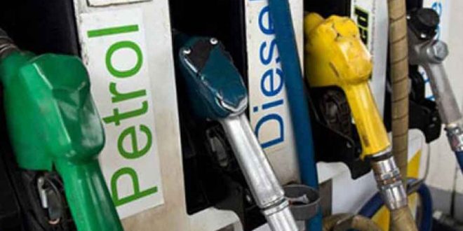 पेट्रोलियम मंत्रालय पेट्रोल-डीजल पर उत्पाद शुल्क में चाहता है कटौती