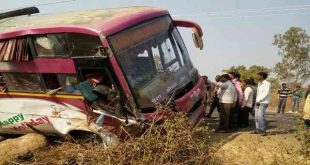 अभी-अभी: कर्नाटक में हुआ बस हादसा, 8 लोगो की हुई मौत, 10 से ज्यादा घायल...