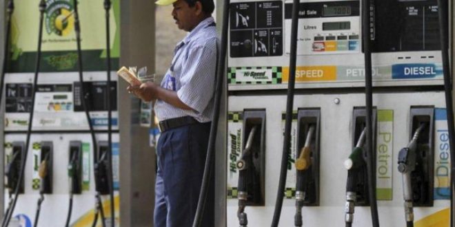 मोदी सरकार के 3 साल में सबसे ऊंची कीमत पर पहुंचा पेट्रोल-डीजल....
