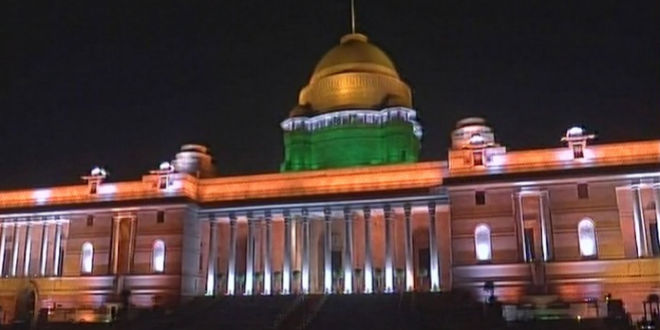 जगमगाती रोशनी से नहाया राष्ट्रपति भवन