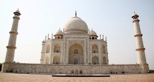 पर्यटकों में ताज महल की चमक फीकी