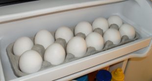 गलती से भी फ्रिज में ना रखें अंडे...
