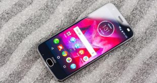 MOTO Z2 FORCE के साथ मिल रही 6220MAH की बैटरी