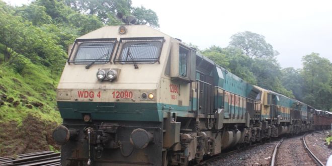दिल्ली-हावड़ा रूट पर ट्रेन ड्राईवर को नहीं दिखा रेड सिग्नल, धड़धड़ाते हुए निकल गई ट्रेन