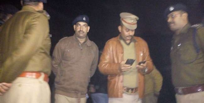 लखनऊ में डकैती की ताबड़तोड़ घटना के बाद मुठभेड़ में पुलिस की गिरफ्त में चार डकैत