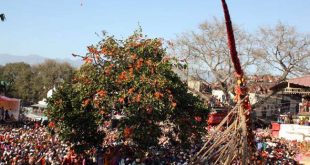 उत्तराखण्ड में तीन सदियां बीतने के बाद भी नहीं बदली झंडा मेले की परंपरा