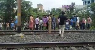 बड़ी खबर: दमदम रेलवे लाइन पर हुआ धमाका, 10 देसी बम बरामद, 1 घायल