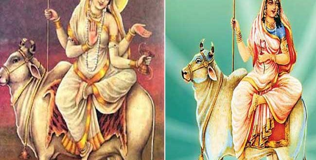 शारदीय नवरात्र का प्रारंभ मां दुर्गा के प्रथम स्वरूप शैलपुत्री की उपासना से होता है। मान्यता है कि मां शैलपुत्री गिरिराज हिमालय की पुत्री हैं। श्वेत व दिव्यस्वरूप वाली देवी वृषभ पर आरूढ़ हैं। मां के दाहिने हाथ में त्रिशूल तथा बाएं हाथ में कमल का पुष्प सुशोभित है। कथा के अनुसार, मां शैलपुत्री पूर्वजन्म में दक्ष प्रजापति की पुत्री सती थीं, जिनका विवाह शिव से हुआ था। यज्ञ के आयोजन में दक्ष द्वारा शिव को अपमानित करने से सती ने योगाग्नि में अपने तन को भस्म कर दिया था। अगले जन्म में हिमालय पुत्री के रूप में उनका अवतरण हुआ और वे शैलपुत्री कहलाईं। इन्हें पार्वती भी कहते हैं, जो भगवान शंकर की अद्र्धांगिनी हैं। मुंबई के बाद दिल्ली में रह रहे सबसे ज्यादा अरबपति, दो औद्योगिक घरानों का दबदबा यह भी पढ़ें स्वरूप का ध्यान मां के दिव्य स्वरूप का ध्यान हमारे मन को परिमार्जित कर हमारे भीतर विनम्रता व सौम्यता का विकास करता है। जिस प्रकार श्वेत रंग प्रकाश की सभी रश्मियों को परावर्तित कर देता है, उसी प्रकार मां का यह स्वरूप हमें जीवन में निस्पृह रहने का संदेश देता है। यह हमें जीवन के कठिन संघर्षों में भी धैर्य, आशा व विश्वास के साथ आगे बढ़ने की प्रेरणा प्रदान करता है। मां का श्वेत स्वरूप हममें सद्प्रवृत्ति का आत्मिक तेज प्रदान करता है। मां वृषभ पर आरूढ़ हैं। वृषभ धर्म का प्रतीक है। सद्प्रवृत्तियां ही धर्म हैं, अत: हमें उन्हें धारण करने का संदेश मिलता है। बाएं हाथ में कमल हमें पवित्र कर्मों में प्रवृत्त होने का संदेश प्रदान करता है। मां के दाहिने हाथ में त्रिशूल हमारे त्रितापों (दैहिक, दैविक व भौतिक) को नष्ट करता है। आपके स्‍मार्टफोन होने जा रहे हैं और 'स्‍मार्ट', जानिए- क्‍या होंगे बदलाव यह भी पढ़ें आज का विचार माय सिटी माय प्राइड : 10 शहरों को मिलीं गर्व करने की 110 वजह ! यह भी पढ़ें संसार के विषयों से निरासक्त होकर हमारे भीतर सरलता का आविर्भाव होता है। ध्यान मंत्र हैदराबाद में 100 आवारा कुत्तों की मौत से सनसनी, लाशों को पोस्टमॉर्टम के लिए भेजा गया यह भी पढ़ें वंदे वांछितलाभाय चंद्रार्धकृत शेखराम्। वृषारूढ़ां शूलधरां शैलपुत्रीं यशस्विनीम्।।