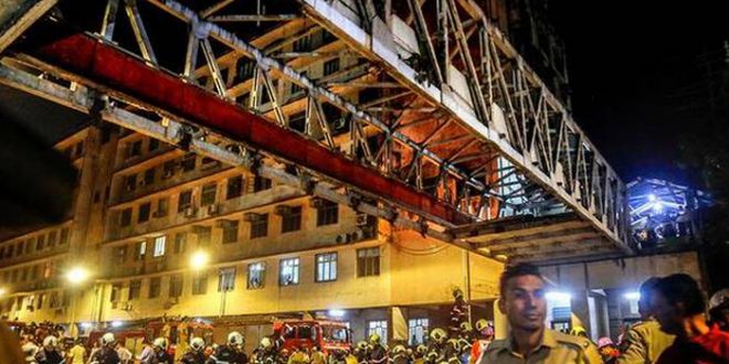 मुंबई फुटओवर ब्रिज हादसा: पुल को 6 महीने पहले ही मिला था ‘फिटनेस’ सर्टिफिकेट